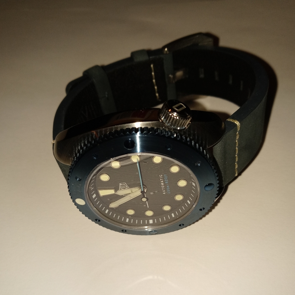 Mens watch